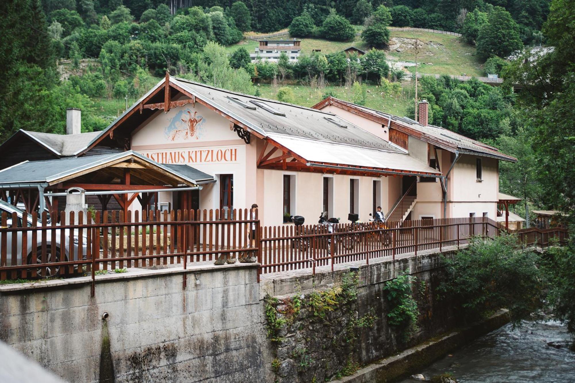 Gasthaus Kitzloch Taxenbach Bagian luar foto